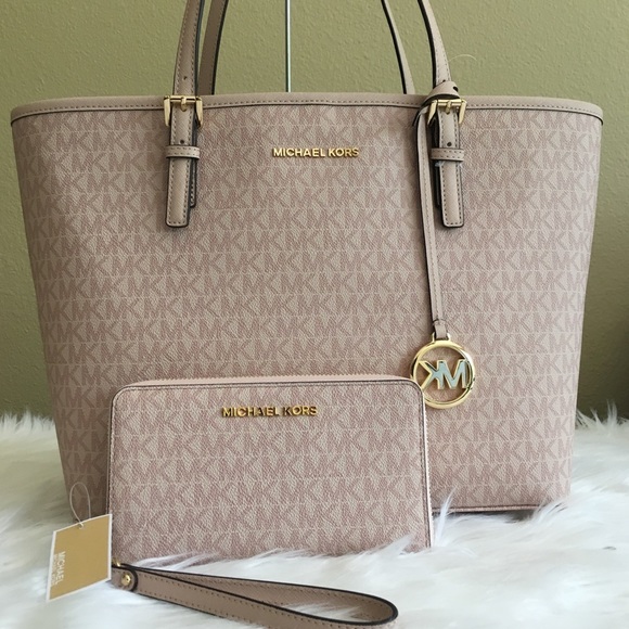 Michael Kors Handbags - Michael kors medium carryall tote& matching wallet